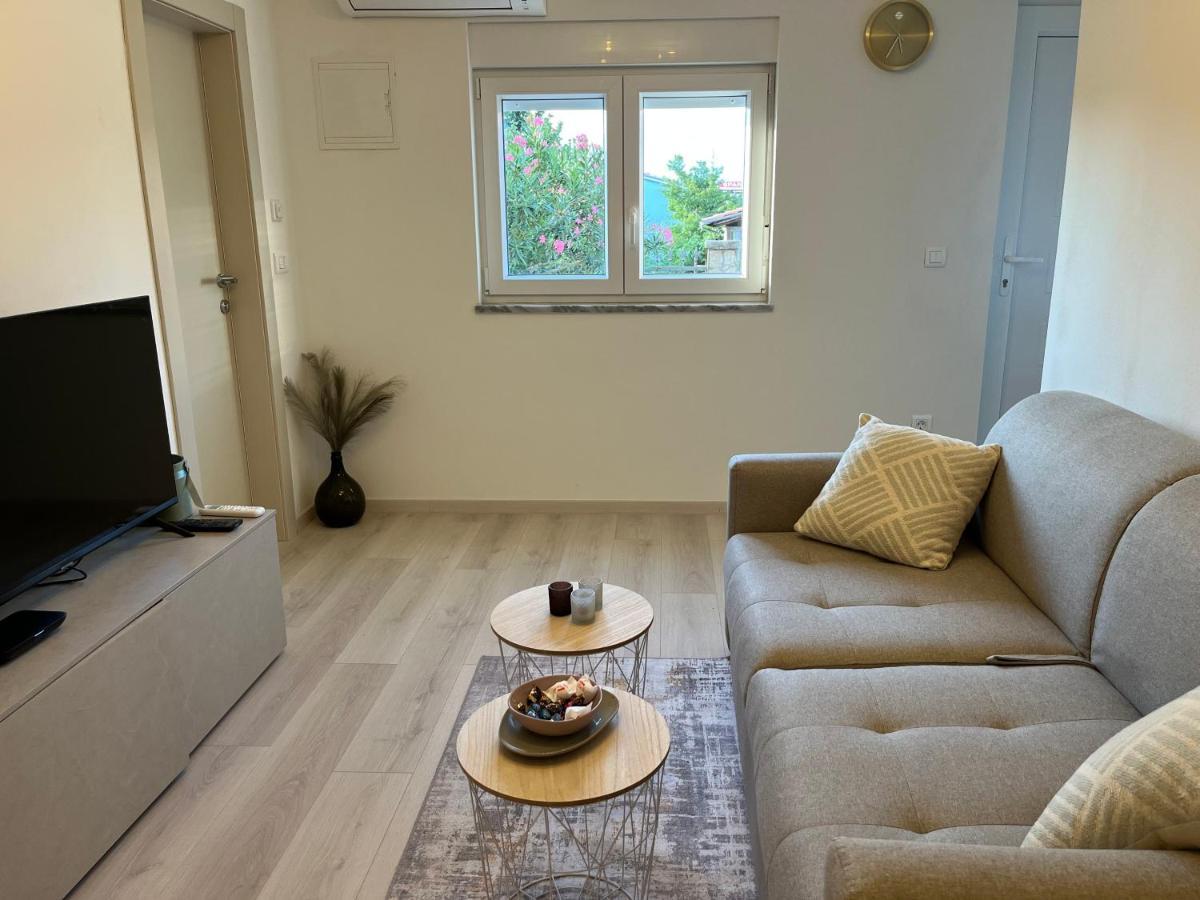 Apartment A & N With Free Private Parking Pula Exterior photo